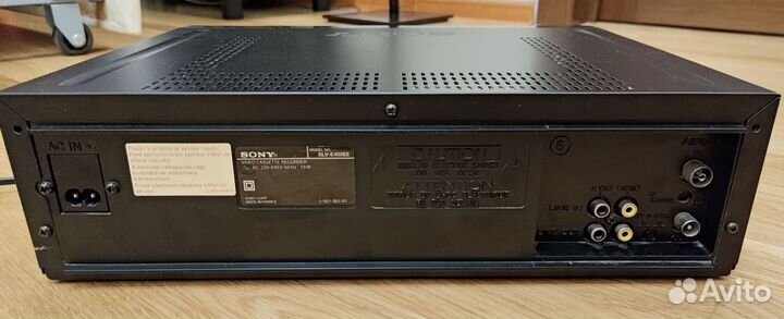 Видеомагнитофон Sony