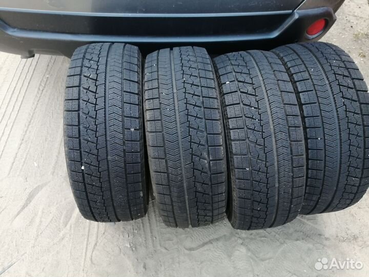 Bridgestone Blizzak VRX 215/55 R16