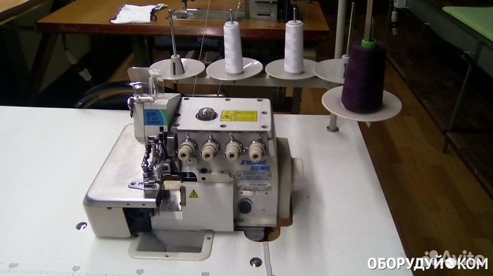 Швейная машинка оверлок пятиниточный б\у