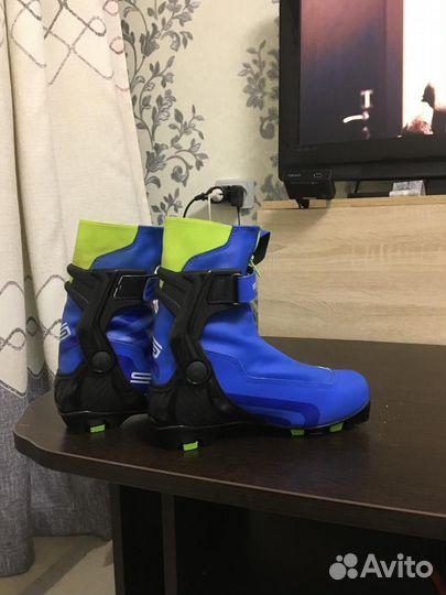 Лыжные ботинки