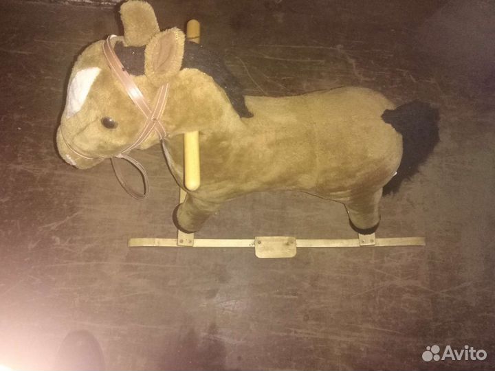 Лошадка-качалка деревянная