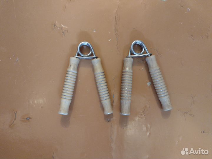 Эспандер кистевой средней нагрузки,2шт