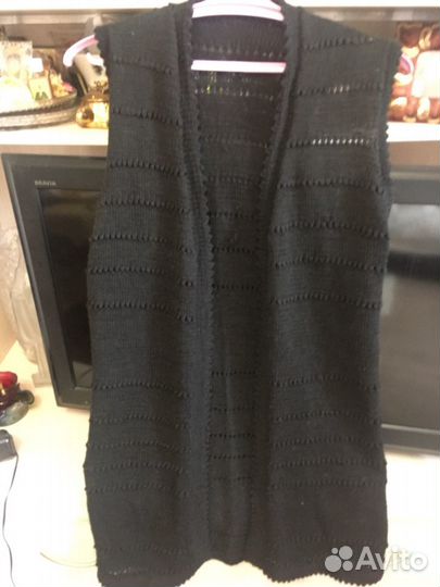 Жилет 46/54. Чёрный ручной работы,новый