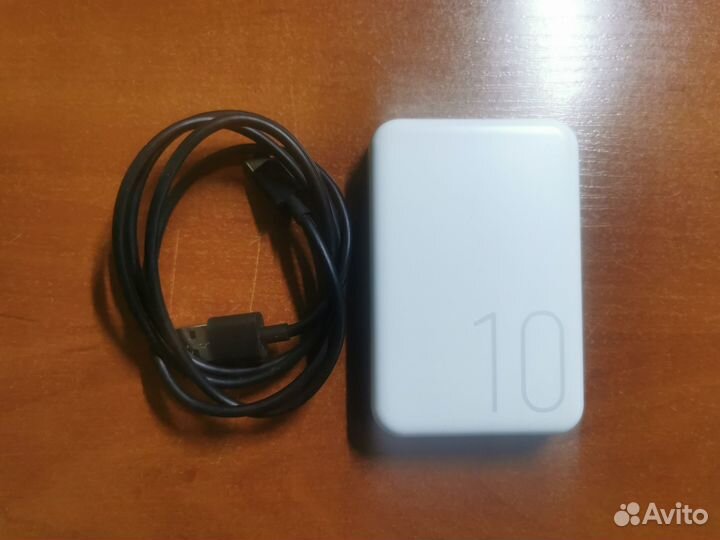 Внешний аккумулятор 10000 мАh на iPhone