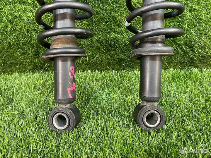 Амортизатор задний левый Toyota Sienta NCP81 1nzfe