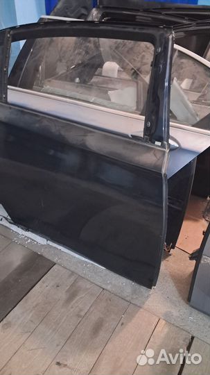 Задняя правая дверь бмв ф02