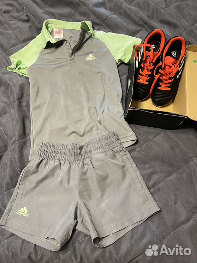 Бутсы и футбольная форма Adidas
