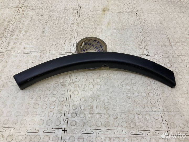 Накладка крыла передняя левая Mitsubishi Outlander