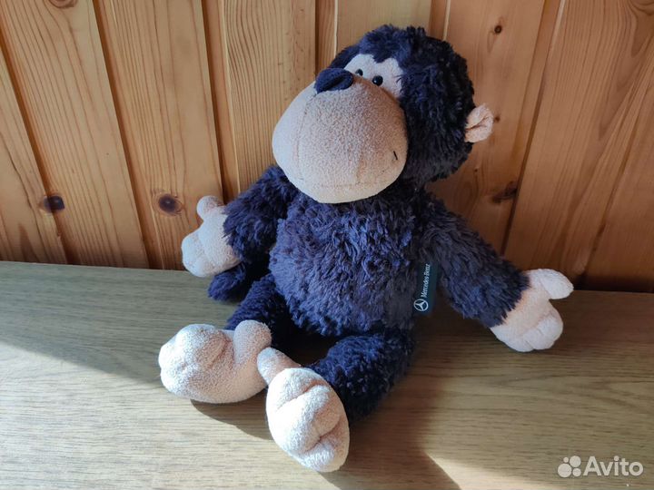 Мягкая игрушка обезьяна из коллекции mercedes-benz