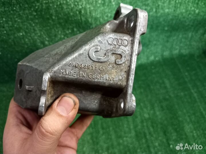 Крепления кпп Audi A6 C4