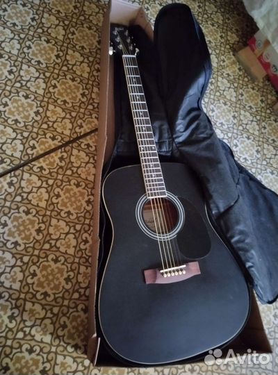 Акустическая гитара новая