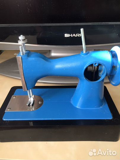 Детская швейная машинка