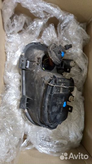 Фара (передняя) правая Volkswagen Golf 4