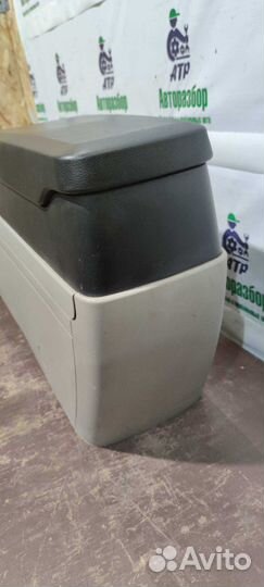 Подлокотник центральный Mazda CX-7