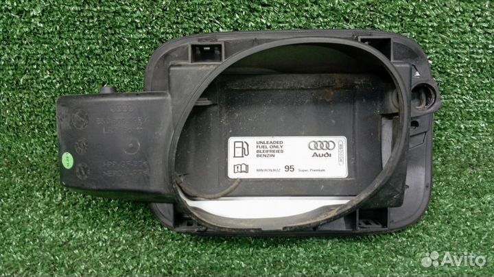 Лючок бензобака Audi A4