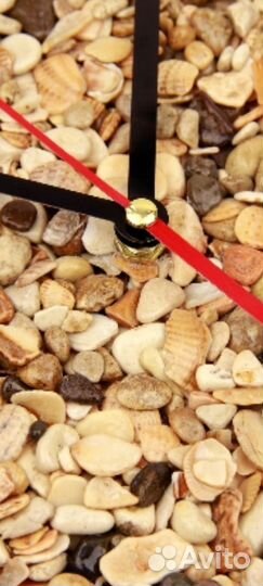 Часы настенные из морской гальки и ракушек