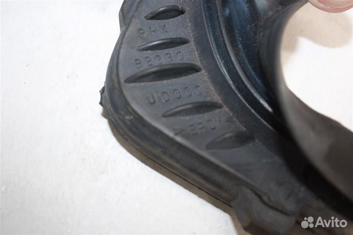 Уплотнитель стекла двери задней правой Nissan Qas