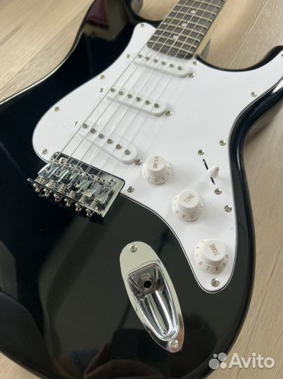 Электрогитара Fender Squier MM Stratocaster