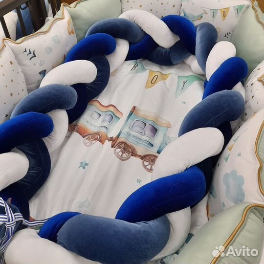Бортики в кроватку косичка цвет синий белый