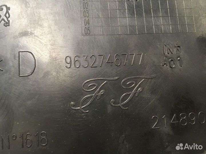 Обшивка стойки 307 2001-2007