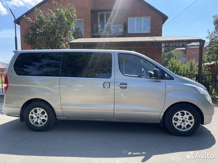 Hyundai Grand Starex 2.5 AT, 2016, 140 000 км