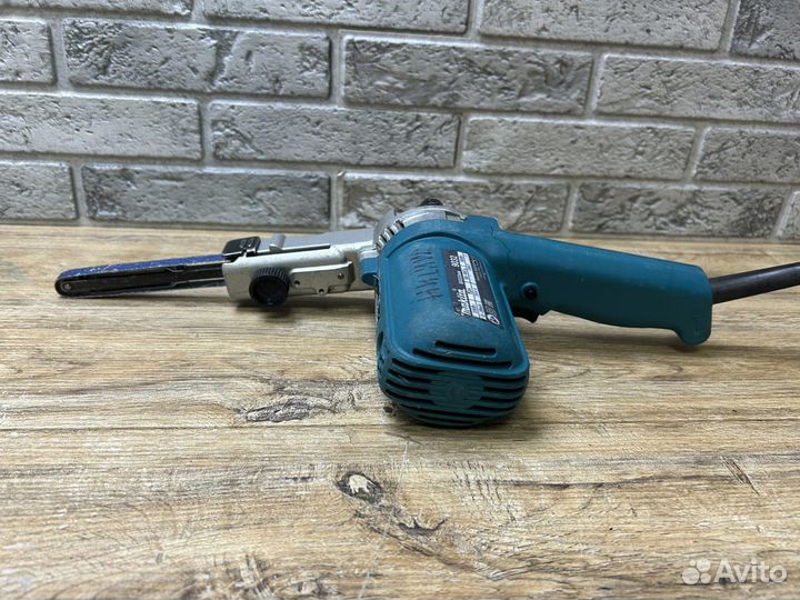 Ленточная шлифмашина Makita 9032