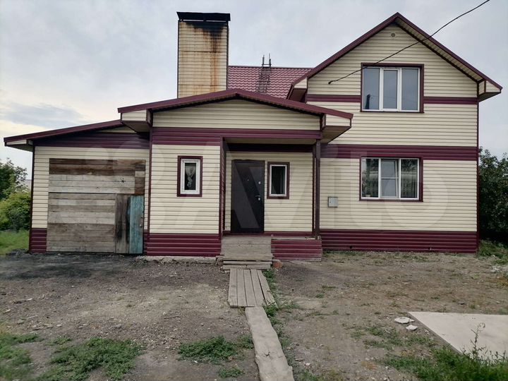 Коттедж 180 м² на участке 9 сот.