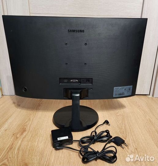 Монитор Samsung lc24f390fh разбит
