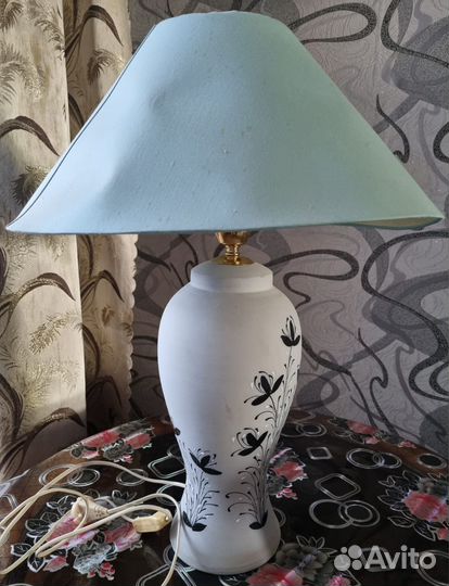 Лампа настольная