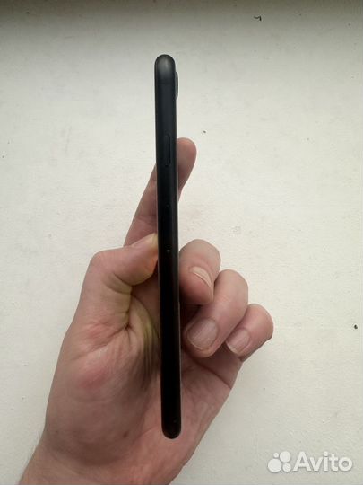iPhone SE (2020), 128 ГБ