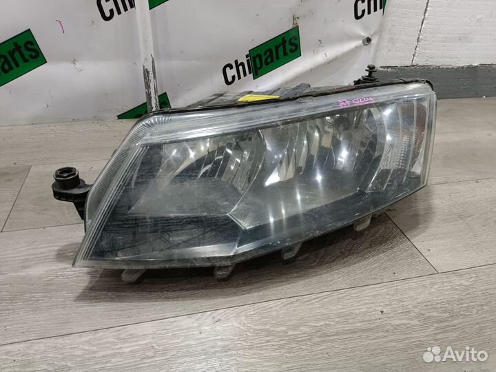 Передняя левая фара для Skoda Octavia A7 оригинал