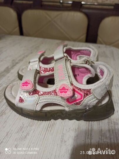 Босоножки для девочки 25 размер новые