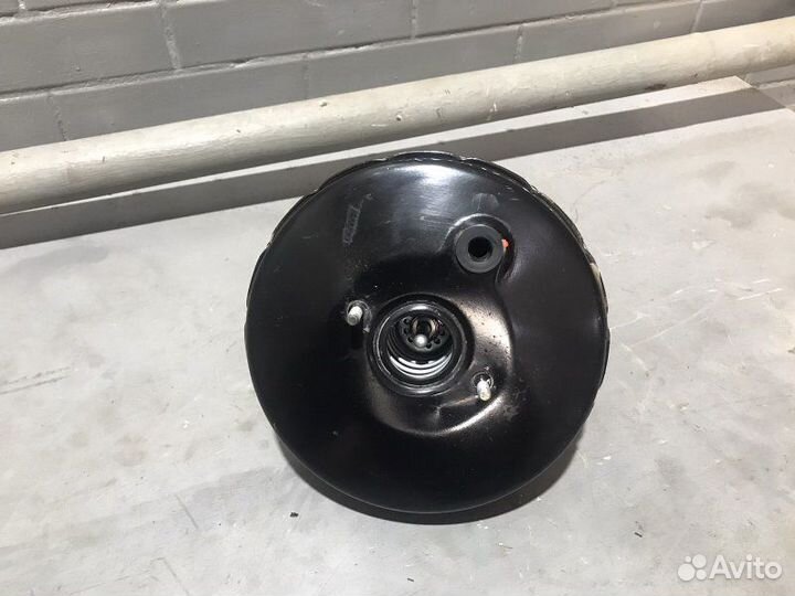 Вакуумный усилитель тормозов Renault Sandero