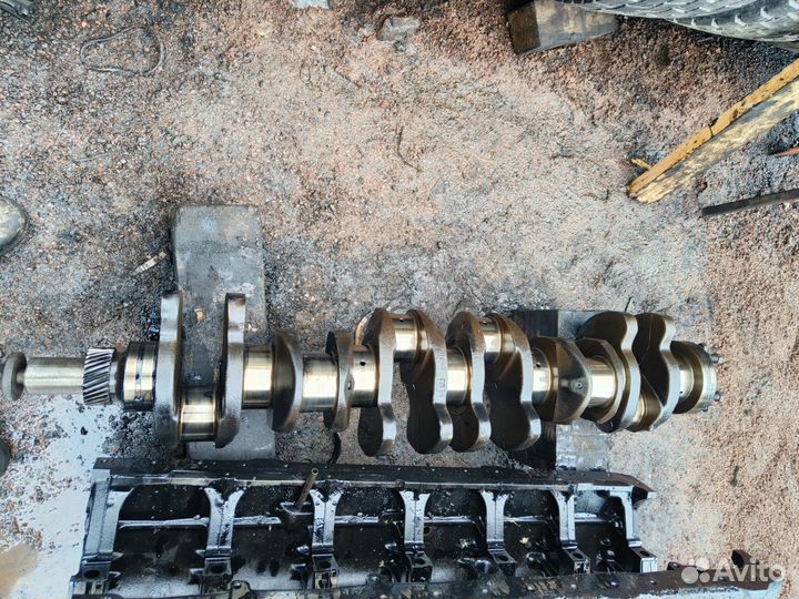 Коленвал Volvo F12 TD 122F
