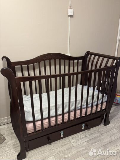 Детская кроватка