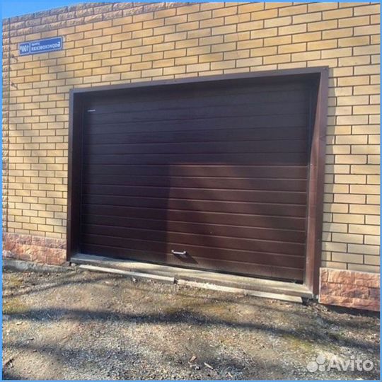 Секционные ворота