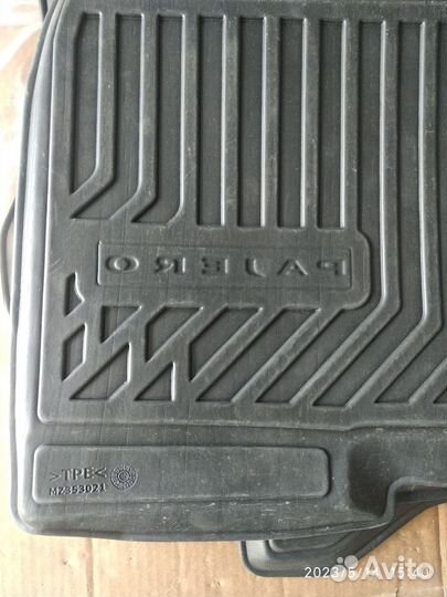 Коврики в салон Паджеро 4