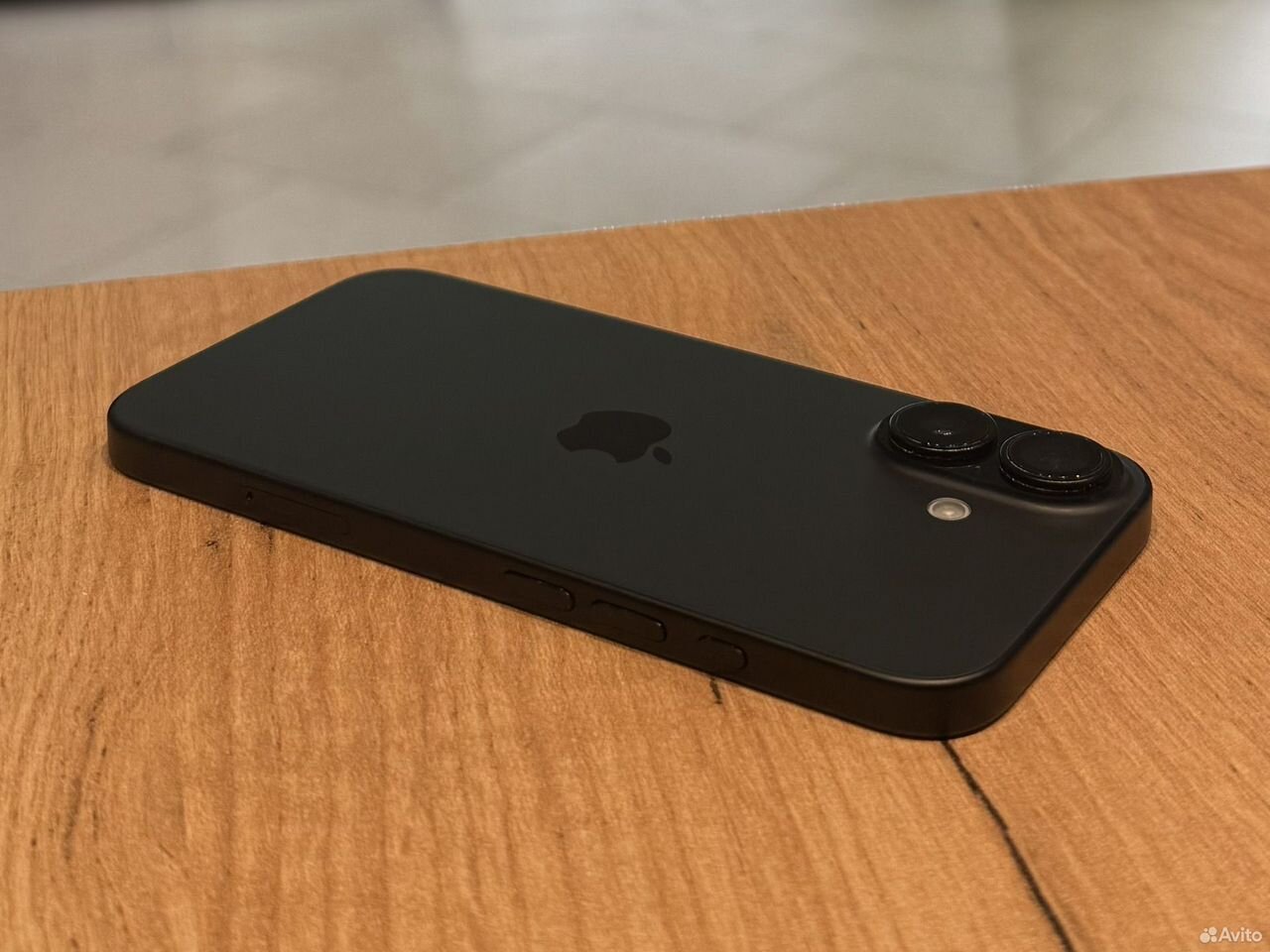 iPhone 16, 128 ГБ, SIM + eSIM