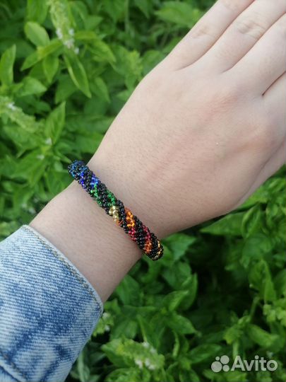 Браслет из бисера