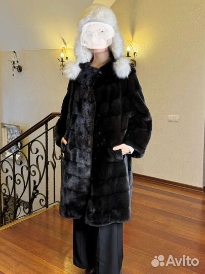 Норковая шуба black lama 46