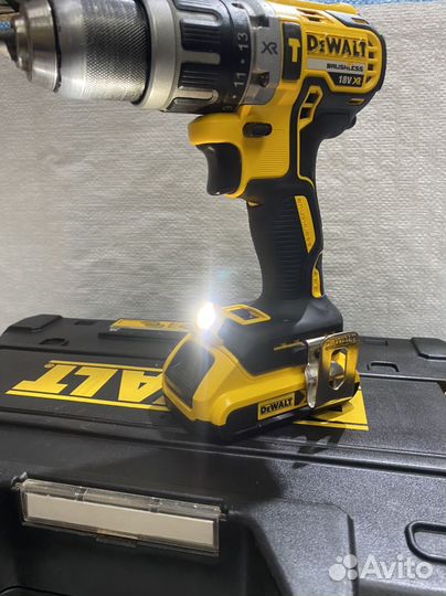 Аккумуляторная дрель шуруповерт dewalt