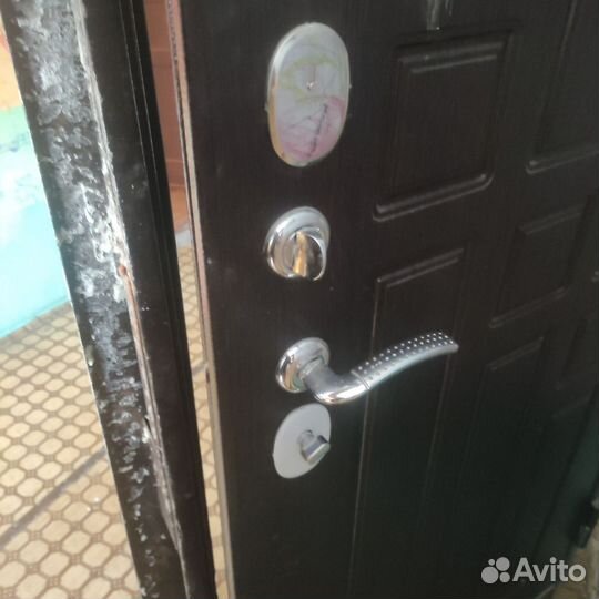 Дверь входная металлическая