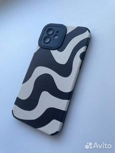 Чехол на iPhone 12