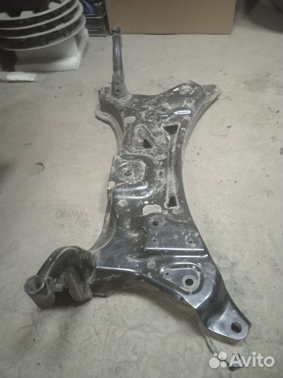 Подрамник geely кулрей
