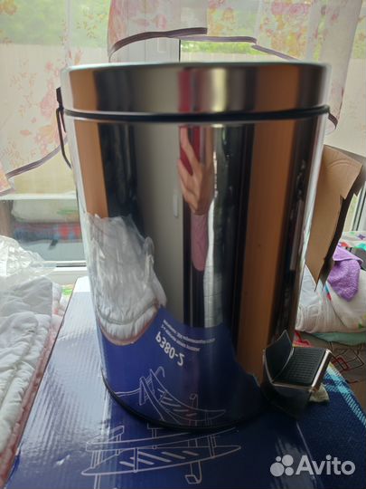 Новое мусорное ведро с педалью, нержавейка 5 л