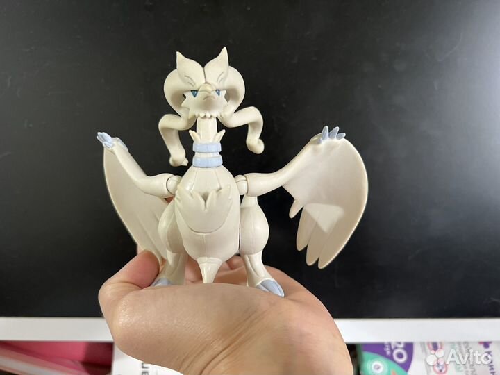 Фигурка Реширам (Reshiram) Nendoroid