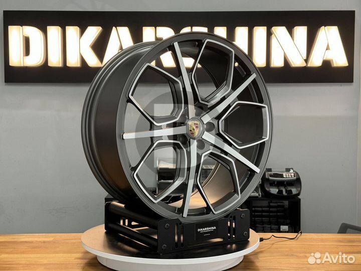 Кованые диски на Porsche Panamera R20