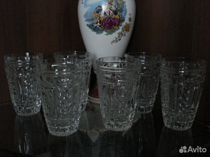 Фужеры, бокалы, блюда сервировочные