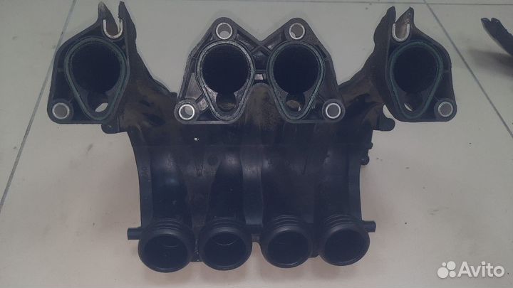 Коллектор впускной нижняя часть Volkswagen Golf