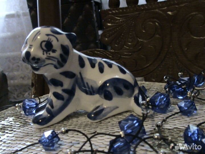 Фигурка тигрёнок гжель